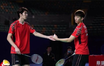 全国羽毛球冠军赛半决赛 国羽一号男双不敌小将