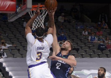 C7娱乐下载-眉有状态！戴维斯复出湖人遭连败 前六拉响警报？